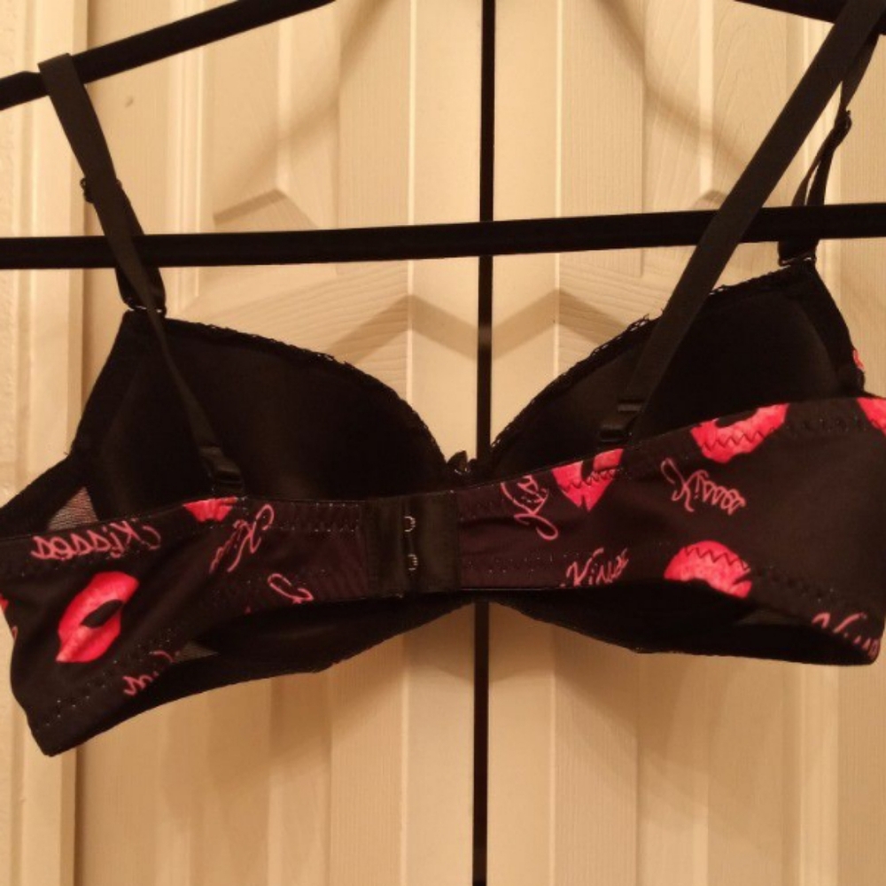 Bras - Picture 3 of 8